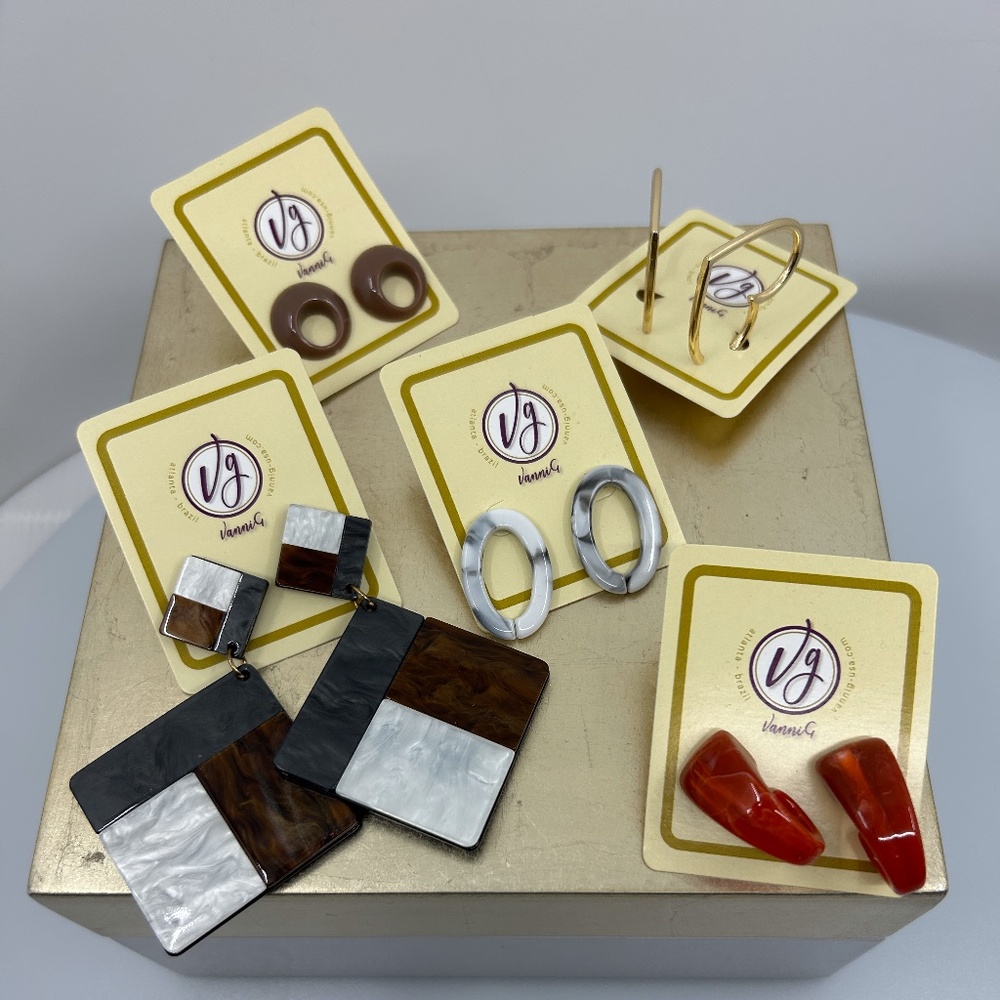 NEW Set of 5 earrings